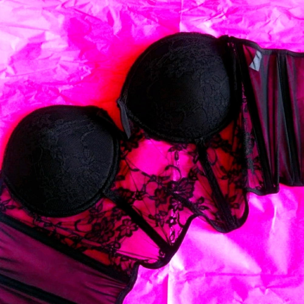 NIP Deep Plunge Strapless Lace UW Bustier L